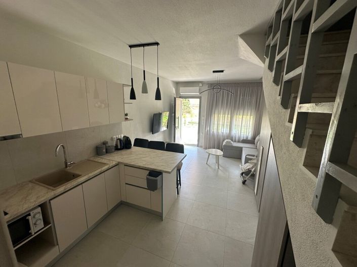 Image No.4-2 Bed Maisonette for sale