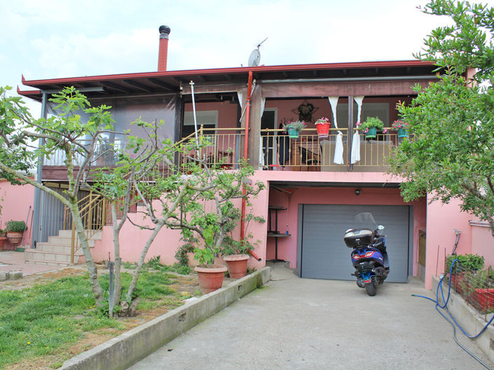 Image No.2-3 Bed Property for sale