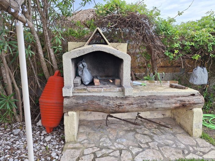 Image No.22-2 Bed Maisonette for sale