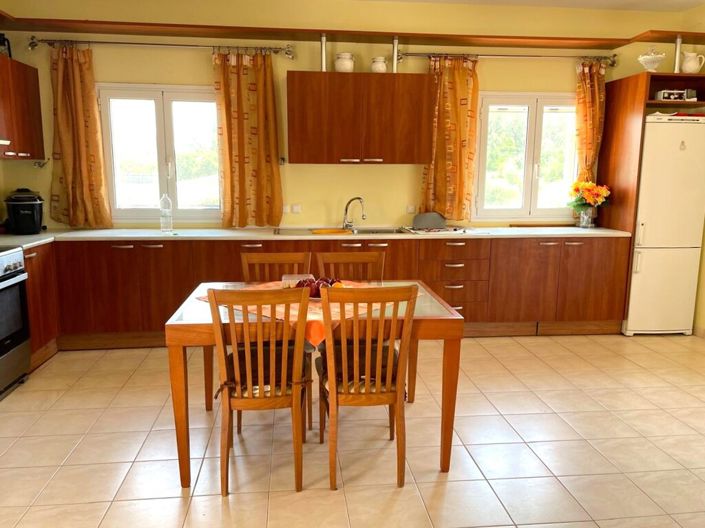 Image No.12-Propriété de 3 chambres à vendre à Sinarades