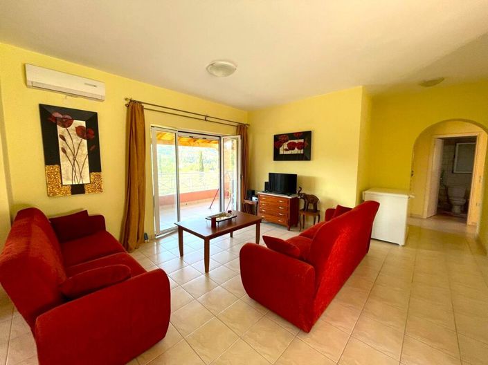 Image No.13-Propriété de 3 chambres à vendre à Sinarades