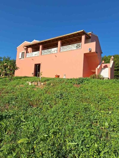 Image No.4-Propriété de 3 chambres à vendre à Sinarades