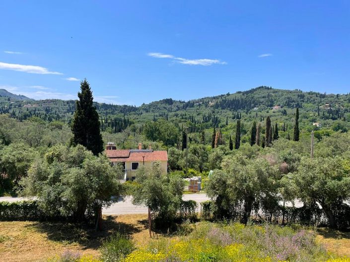 Image No.3-Propriété de 3 chambres à vendre à Sinarades