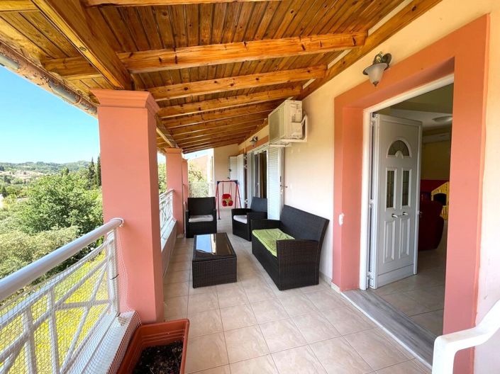 Image No.7-Propriété de 3 chambres à vendre à Sinarades