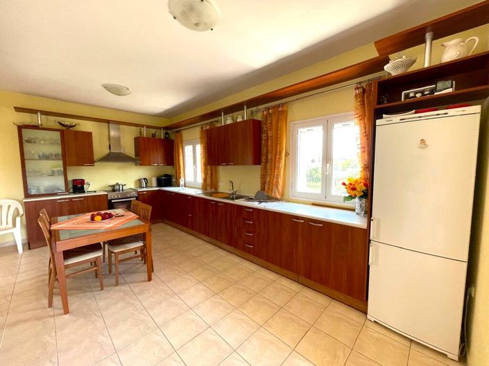 Image No.8-Propriété de 3 chambres à vendre à Sinarades