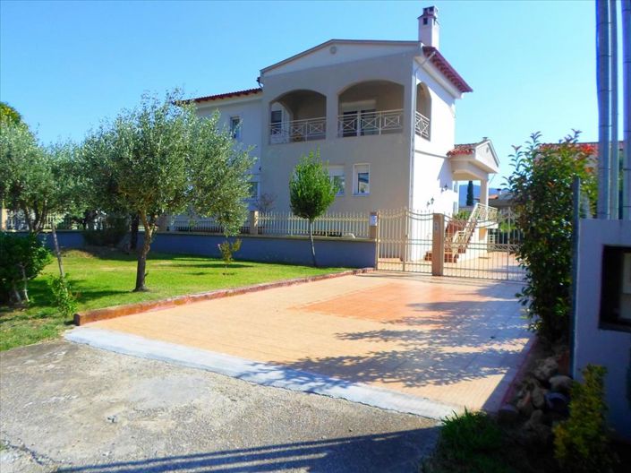Image No.1-Propriété de 5 chambres à vendre à Vasilika