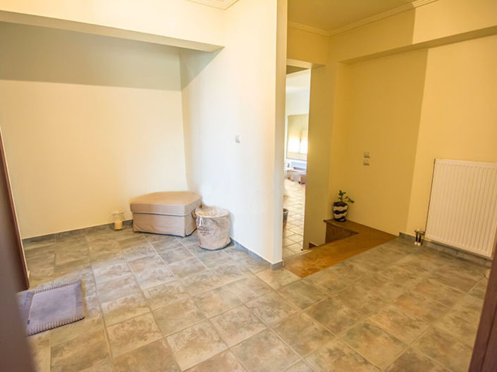 Image No.10-3 Bed Property for sale