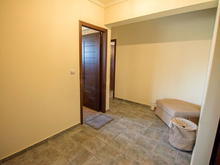 Image No.12-3 Bed Property for sale