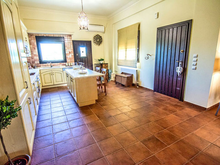 Image No.5-3 Bed Property for sale