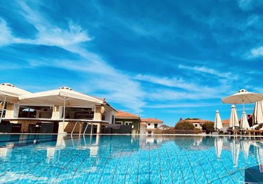 Photo 3 - Hotel 1000 m² in Peloponnese