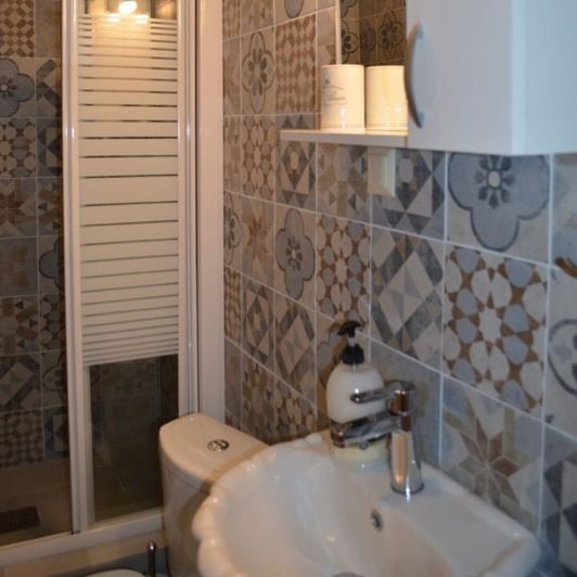 Image No.8-2 Bed Flat for sale