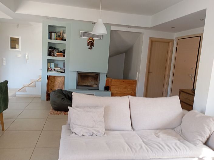 Image No.20-3 Bed Maisonette for sale