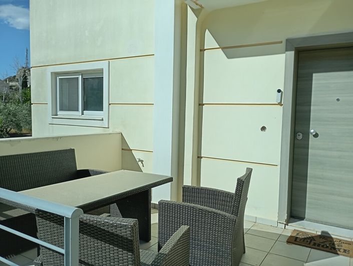 Image No.28-3 Bed Maisonette for sale