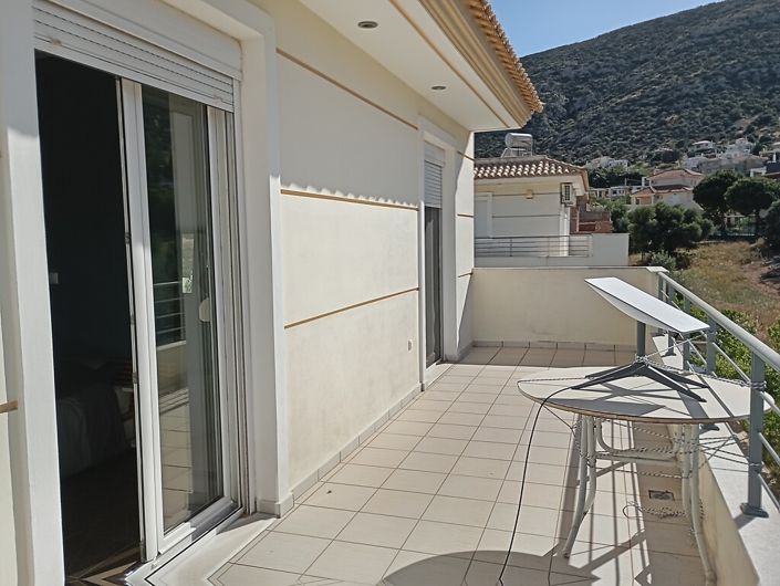 Image No.3-3 Bed Maisonette for sale