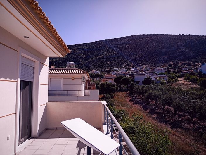 Image No.4-3 Bed Maisonette for sale