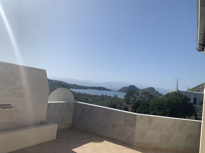 Image No.20-6 Bed Property for sale