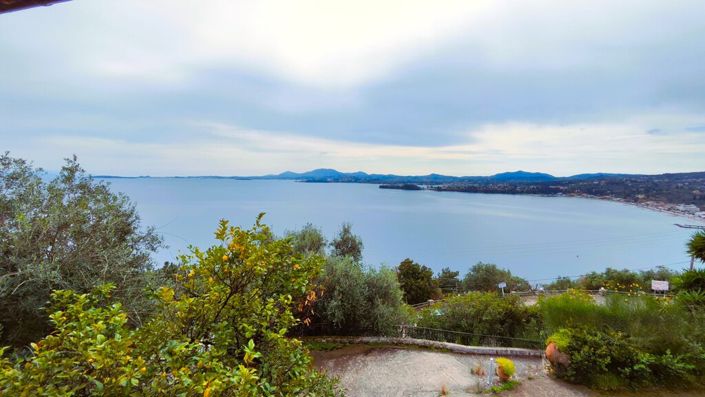 Image No.10-6 Bed Property for sale