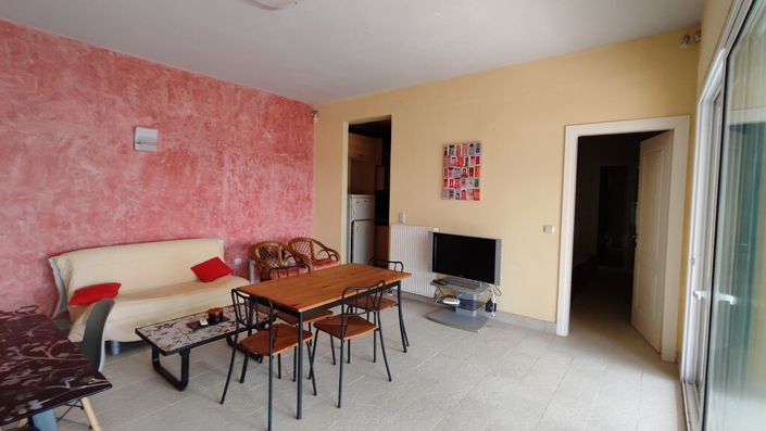 Image No.12-6 Bed Property for sale