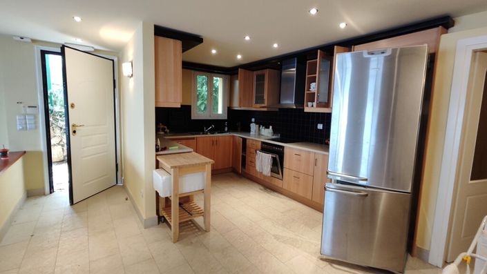 Image No.14-6 Bed Property for sale