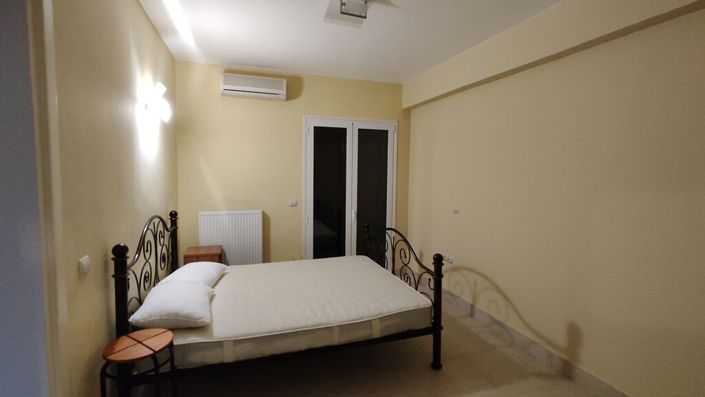 Image No.21-6 Bed Property for sale