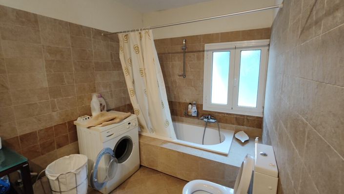 Image No.22-6 Bed Property for sale