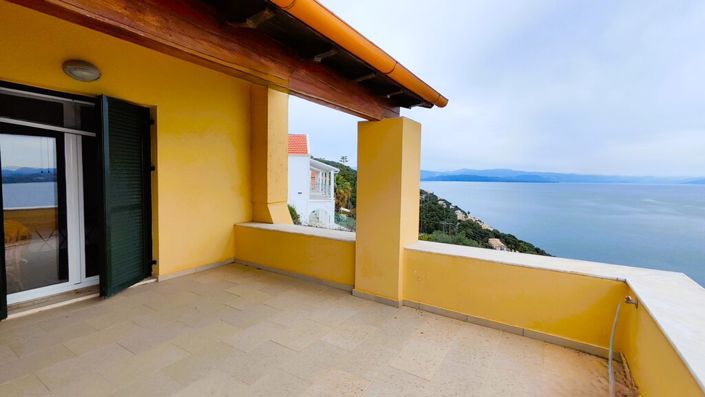 Image No.25-6 Bed Property for sale