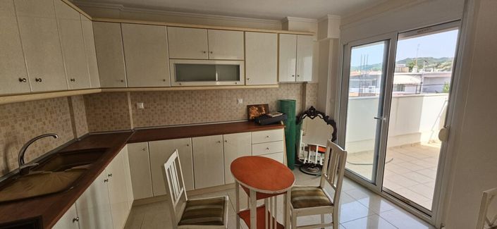 Image No.4-4 Bed Maisonette for sale