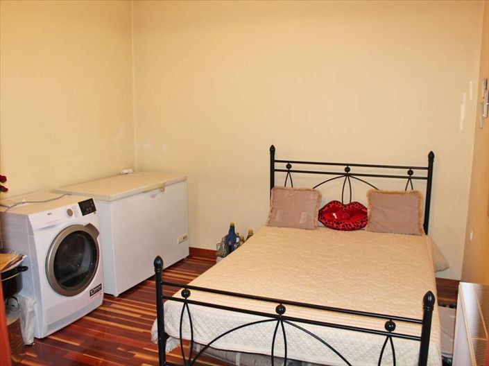 Image No.7-3 Bed Duplex for sale