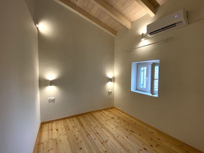 Image No.19-2 Bed Maisonette for sale