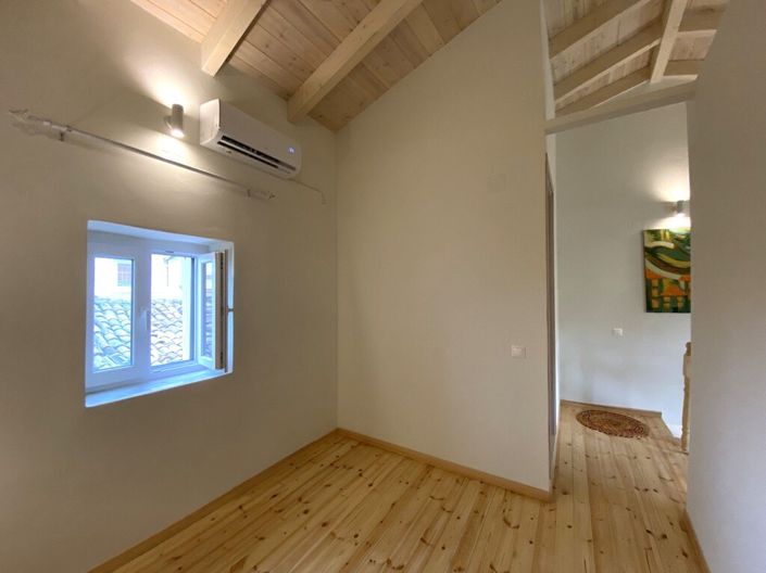 Image No.20-2 Bed Maisonette for sale