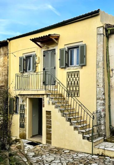 Image No.23-2 Bed Maisonette for sale