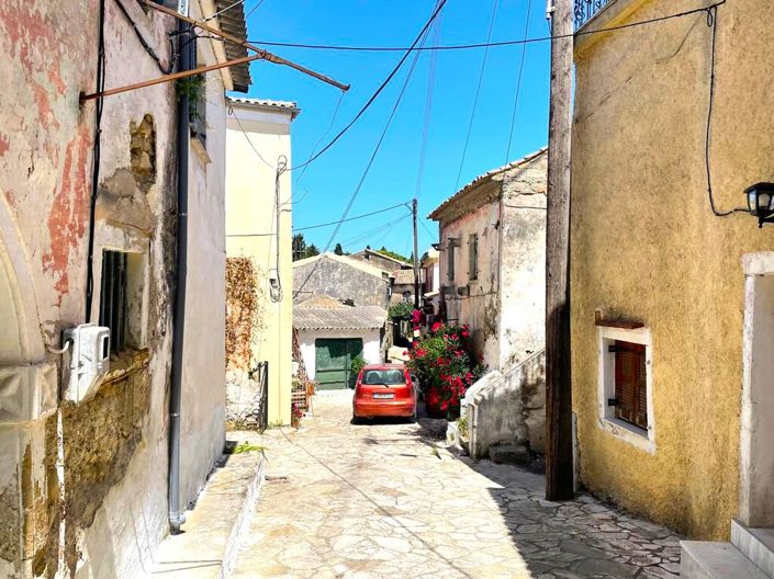 Image No.25-2 Bed Maisonette for sale