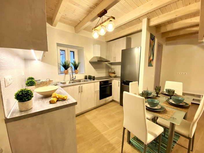 Image No.8-2 Bed Maisonette for sale