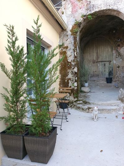 Image No.2-1 Bed Property for sale