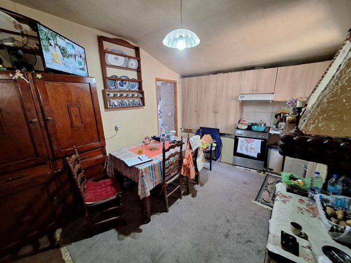 Image No.12-4 Bed Property for sale