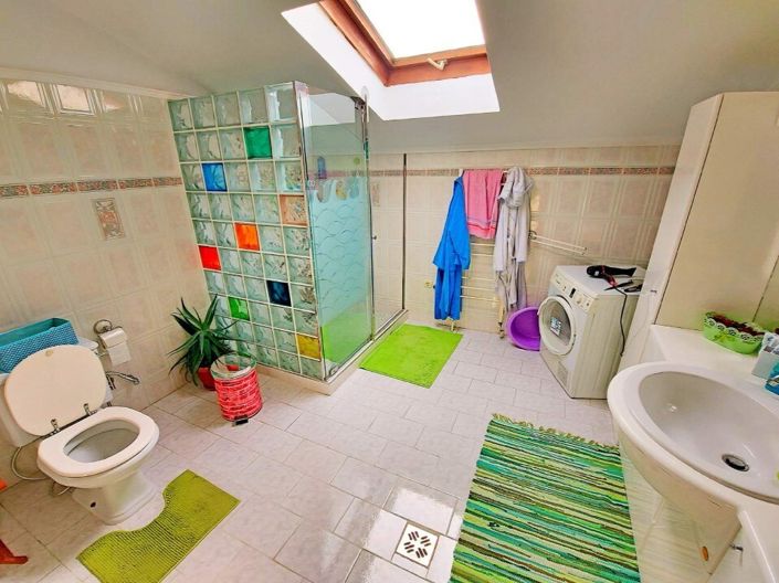 Image No.19-3 Bed Villa for sale