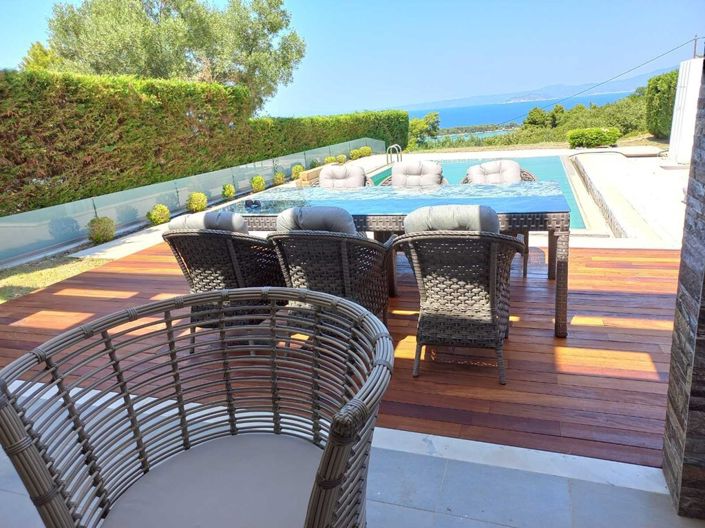 Image No.1-4 Bed Villa for sale