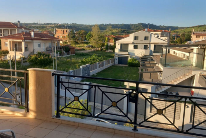 Image No.27-3 Bed Maisonette for sale