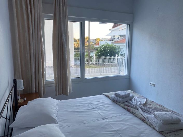 Image No.15-5 Bed Property for sale