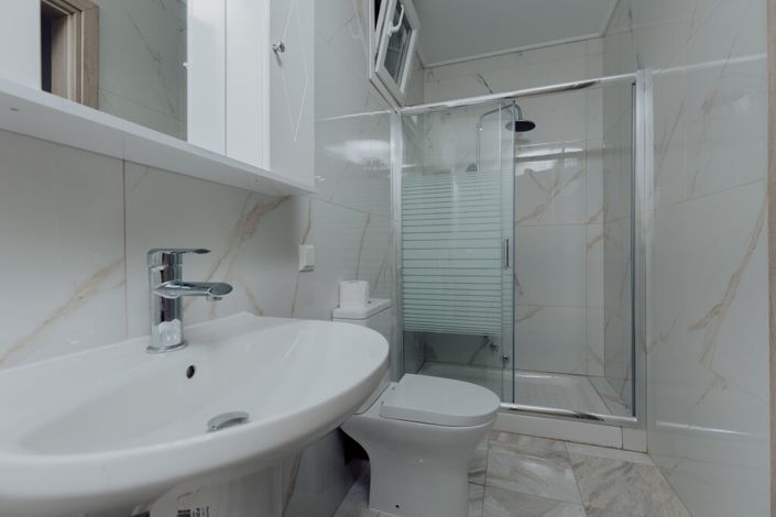 Image No.21-5 Bed Property for sale