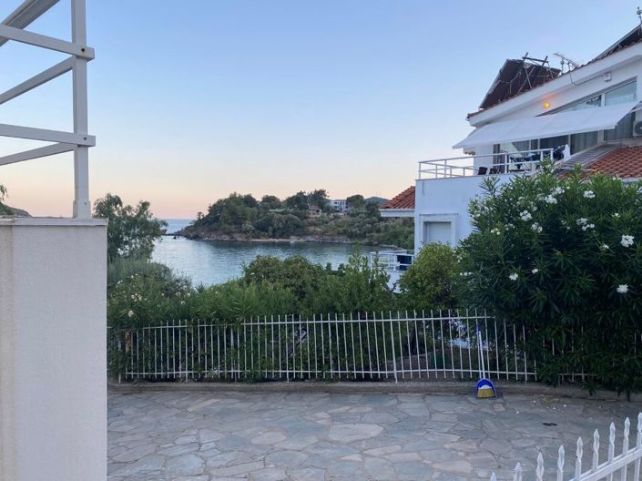 Image No.28-5 Bed Property for sale