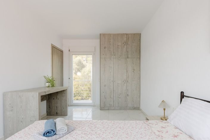 Image No.6-5 Bed Property for sale