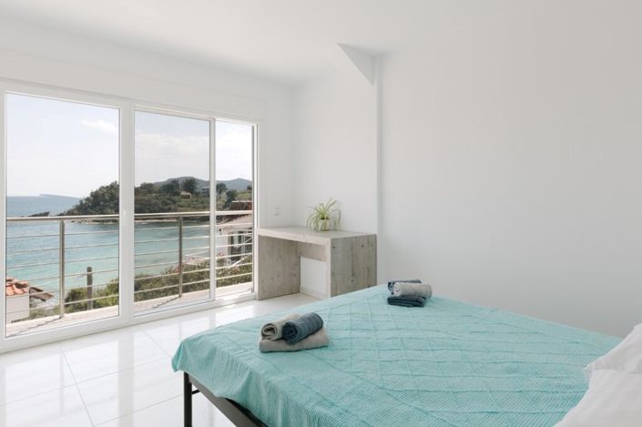 Image No.7-5 Bed Property for sale