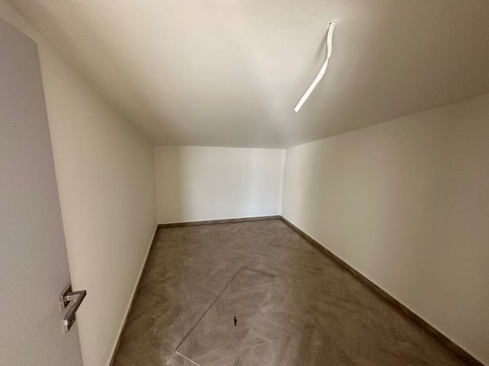 Image No.13-1 Bed Duplex for sale