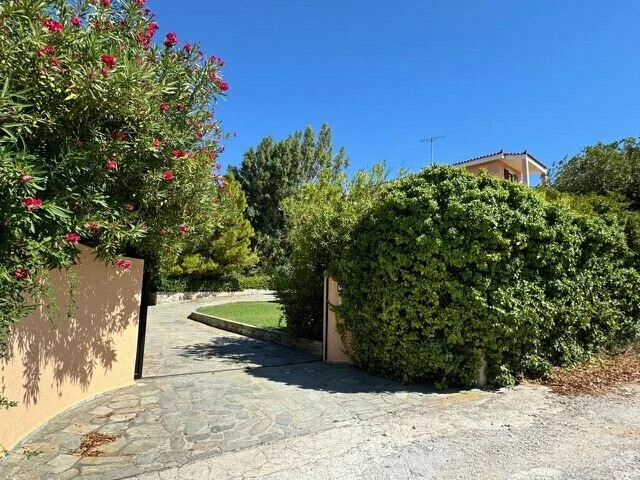 Image No.10-5 Bed Villa for sale