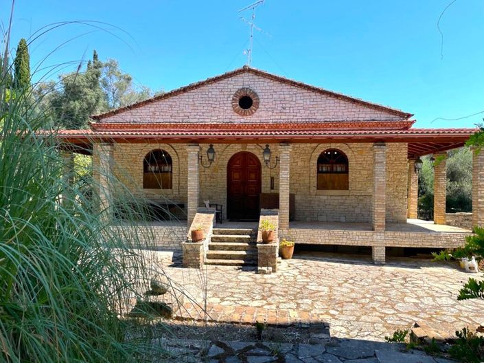 Image No.3-3 Bed Property for sale