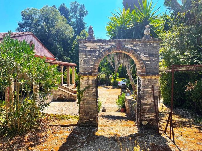 Image No.6-3 Bed Property for sale