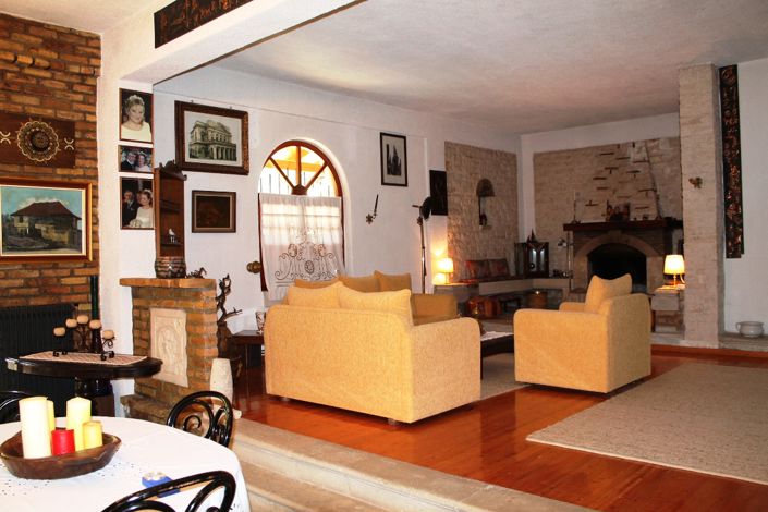 Image No.9-3 Bed Property for sale