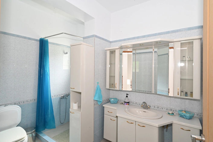 Image No.22-4 Bed Property for sale