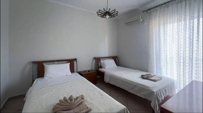 Image No.13-3 Bed Flat for sale